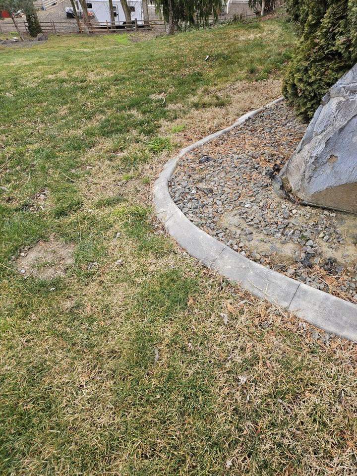 Lawn care in College Place